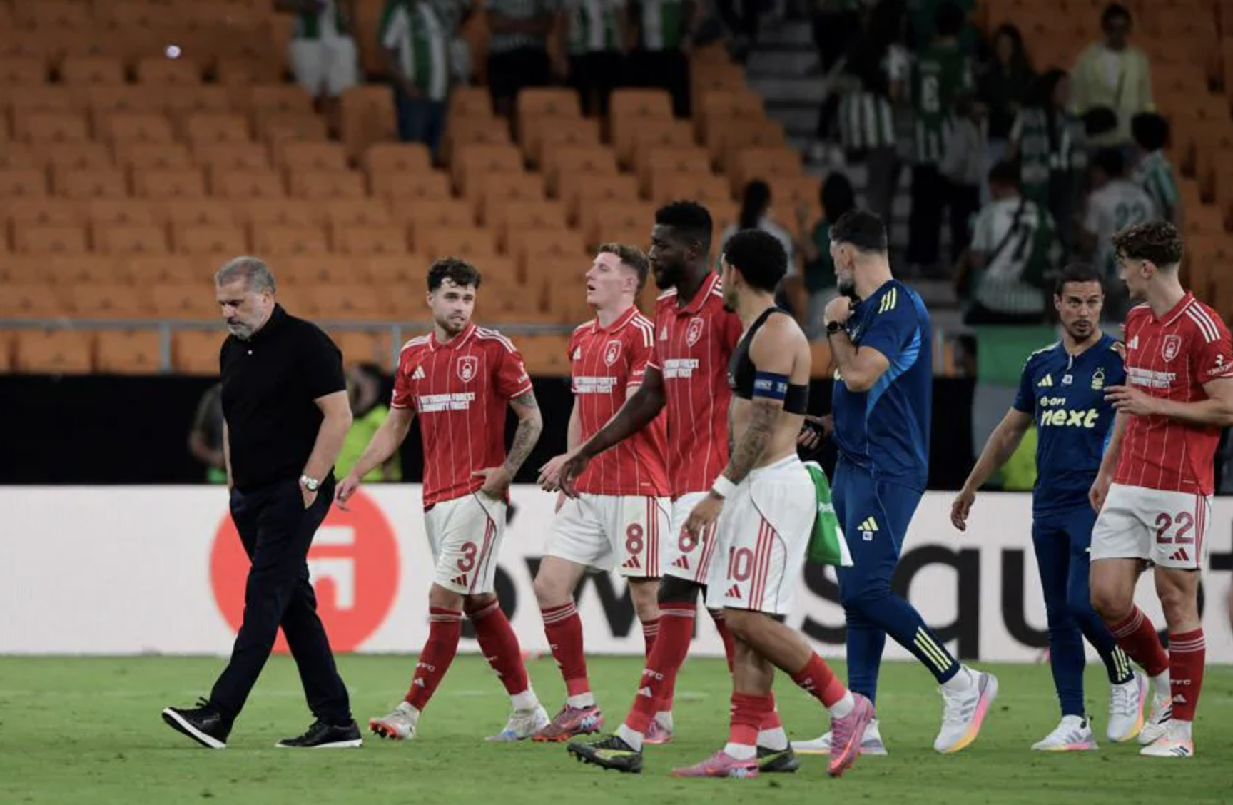 Antony chói sáng, Betis cầm chân Nottingham Forest trận mở màn Europa League- Ảnh 7. Antony chói sáng, Betis cầm chân Nottingham Forest trận mở màn Europa League- Ảnh 7.