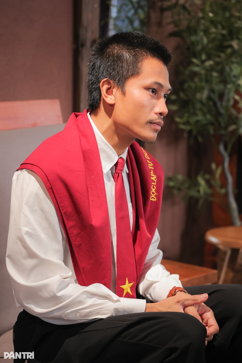 Anh Tạ “Mưa đỏ” từng muốn đổi nghề diễn sang kinh doanh vì kinh tế khó khăn - 3