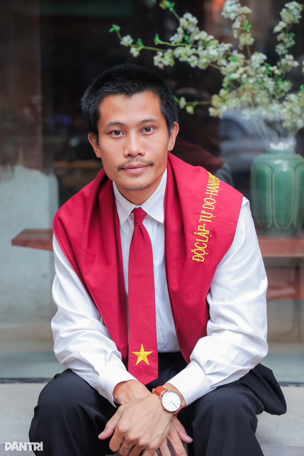 Anh Tạ “Mưa đỏ” từng muốn đổi nghề diễn sang kinh doanh vì kinh tế khó khăn - 2