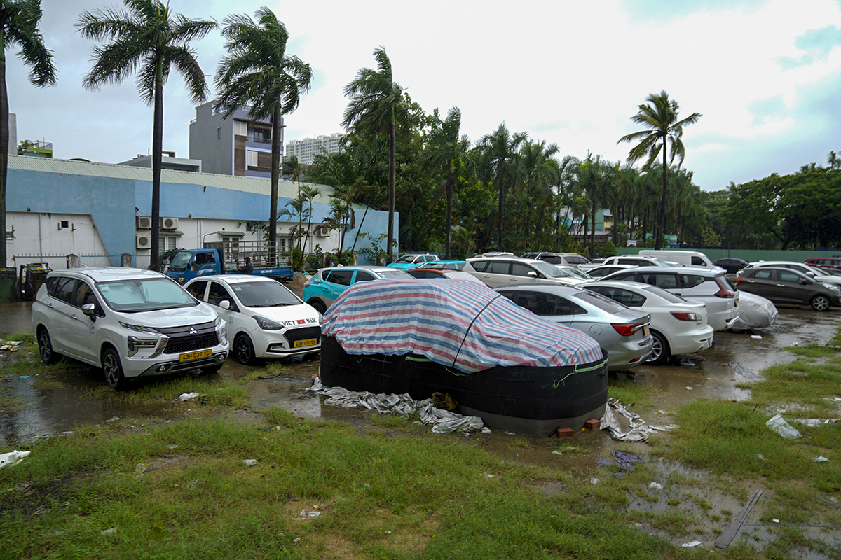 Hàng nghìn người miền Trung đưa ôtô đi tránh bão Bualoi 3 1759082267 789 Hang nghin nguoi mien Trung dua oto di tranh bao