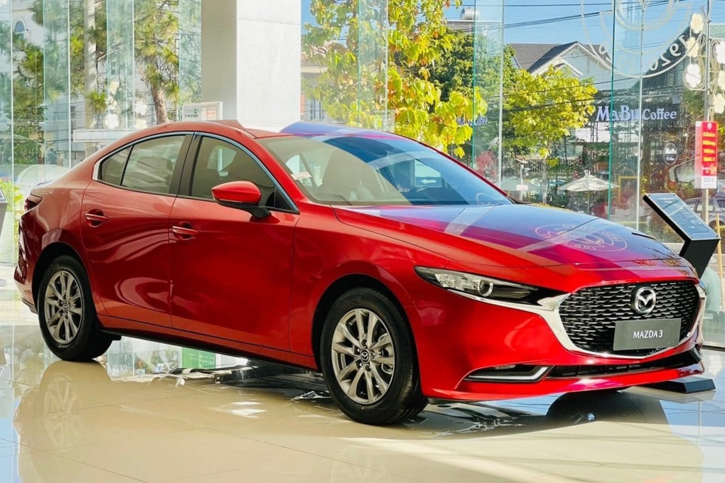 Khách Việt ngày càng “quay lưng” với phân khúc sedan hạng C - 3