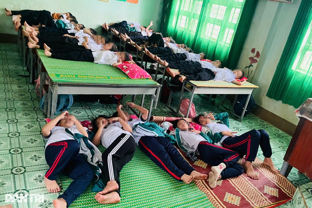 Phụ huynh hoa mắt về danh sách chi chít các khoản thu đầu năm học - 2