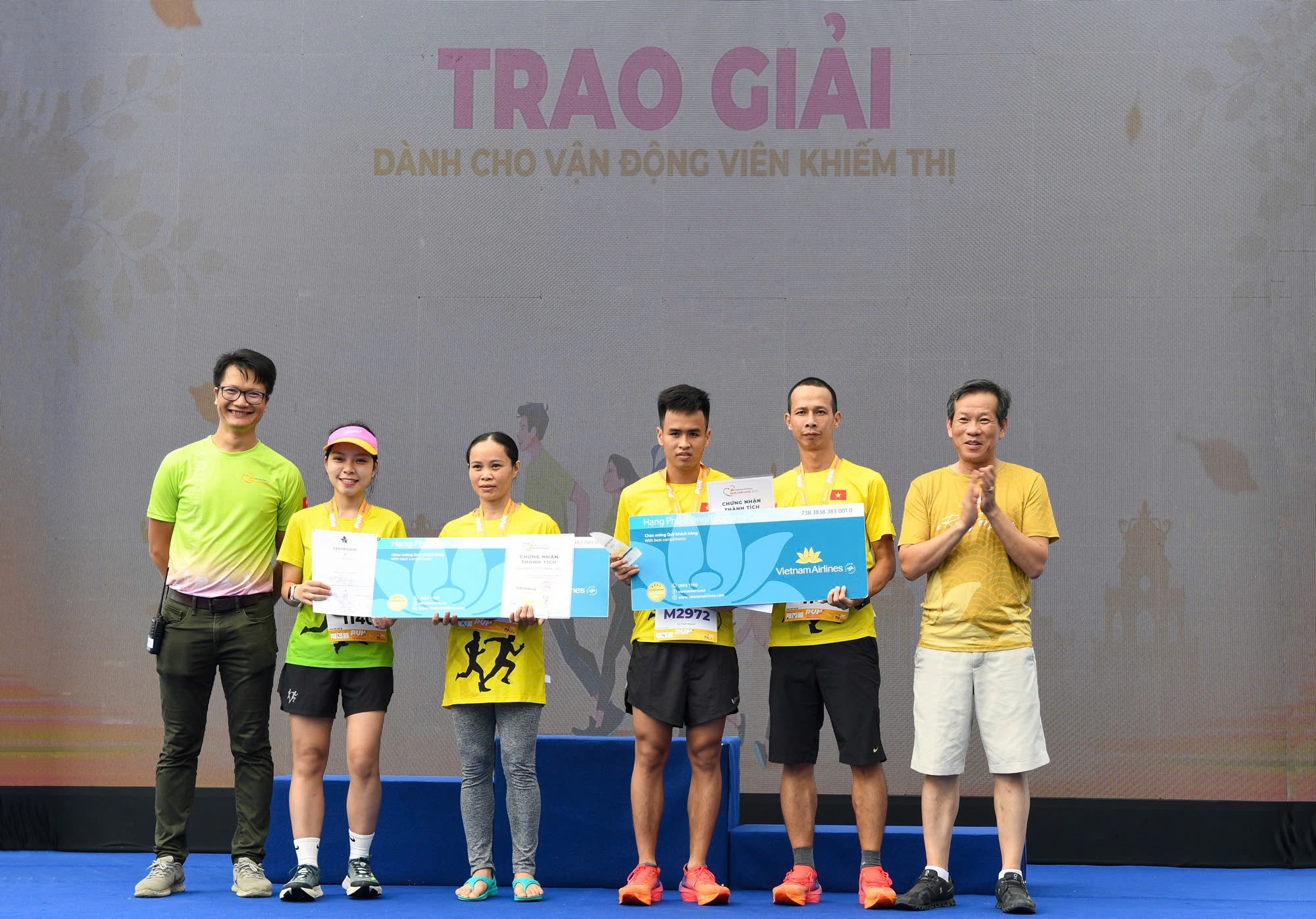 Giải chạy “Run For Love 2025” thành công rực rỡ, khởi động chuỗi chiến dịch “Chạm Thu Hà Nội”- Ảnh 8.