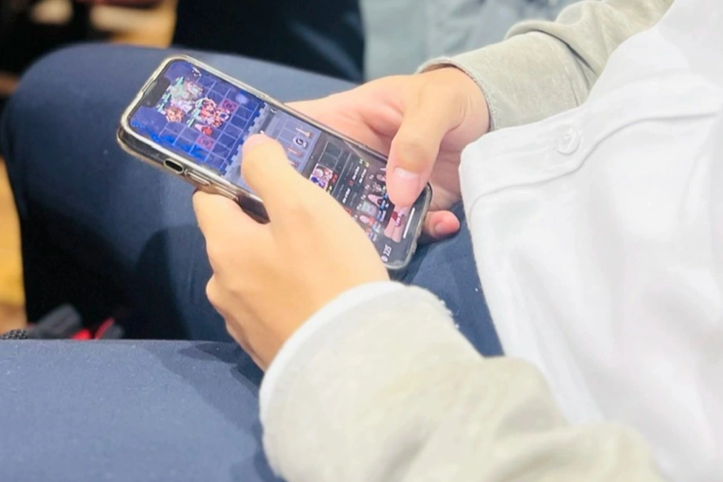 Từ vụ 2 sinh viên mất tích tìm thấy ở khách sạn: Lướt mạng chỉ xem nhảm? - 2