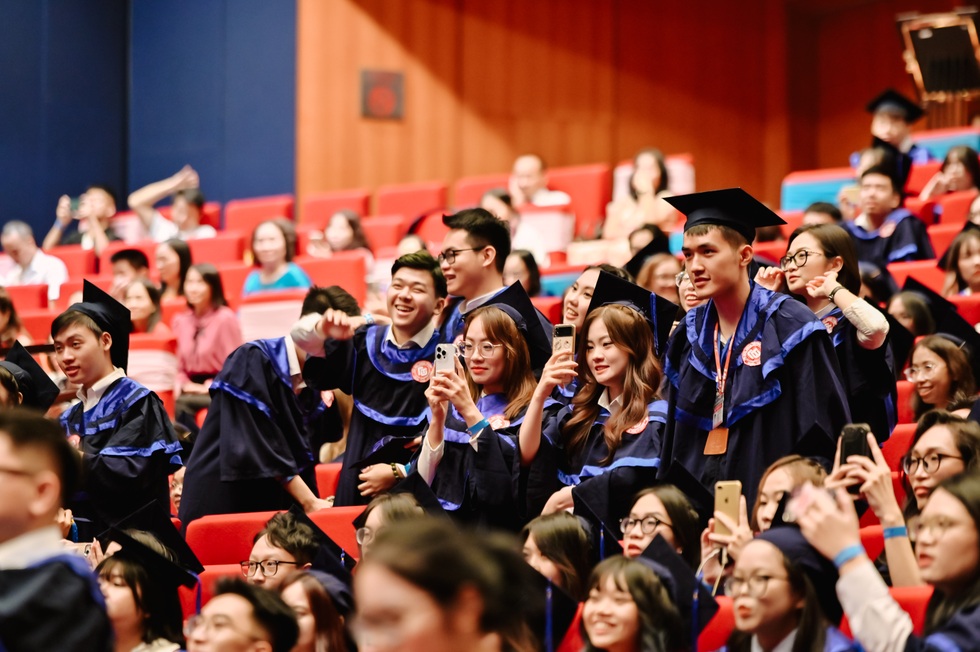 Sáp nhập đại học: Chấm dứt hệ quả phát triển “nóng”, cơ hội cho trường tư - 4 Sáp nhập đại học: Chấm dứt hệ quả phát triển “nóng”, cơ hội cho trường tư - 4