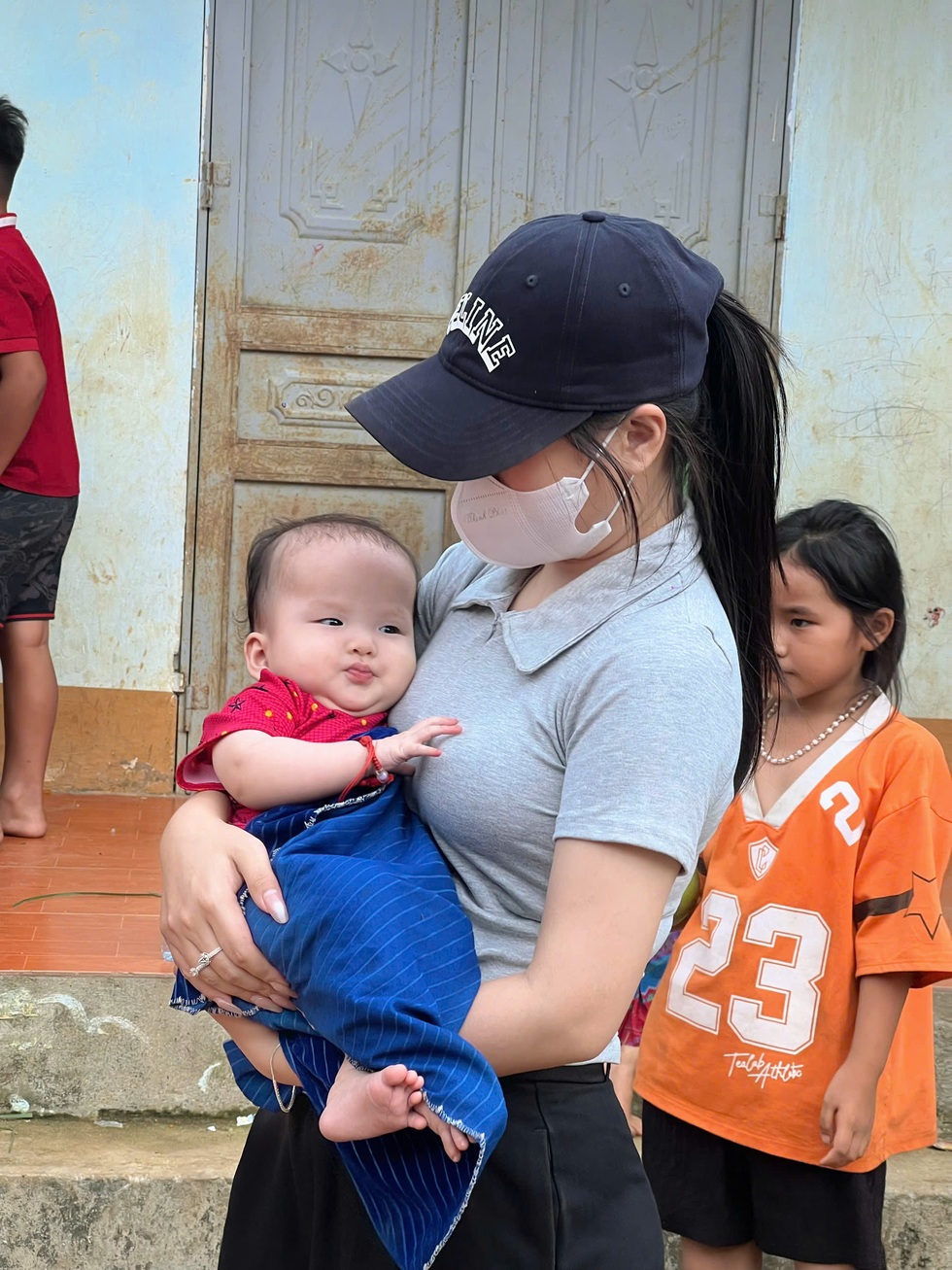 Cô giáo 23 tuổi bỏ phố lên bản, mang con chữ đến học trò vùng cao - 4