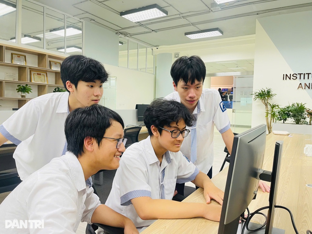 4 nam sinh 3 lần đoạt giải về trí tuệ nhân tạo - 2