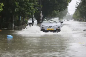 Cảnh báo hoàn lưu bão số 10 còn rất mạnh, lũ đang lên nhanh ở Hà Tĩnh