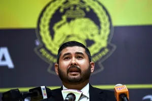 Vì sao ông hoàng Ismail hô hào “chiến đấu với FIFA”?