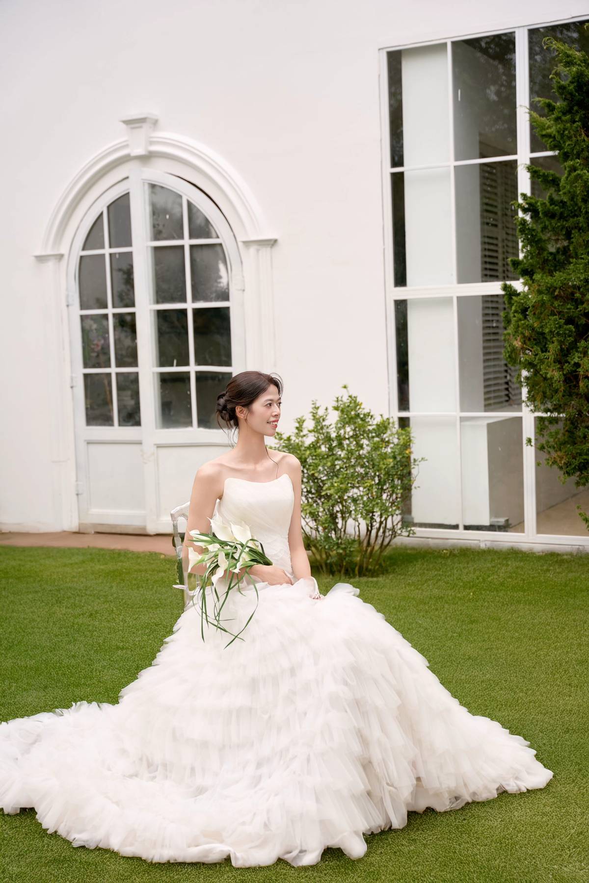 Danh tính cô dâu cao 1m85 lấy chồng cao 1m80 ở Tuyên Quang: Dòng họ có người cao hơn, khách mời hoá "tí hon" - Ảnh 3. Danh tính cô dâu cao 1m85 lấy chồng cao 1m80 ở Tuyên Quang: Dòng họ có người cao hơn, khách mời hoá "tí hon" - Ảnh 3.