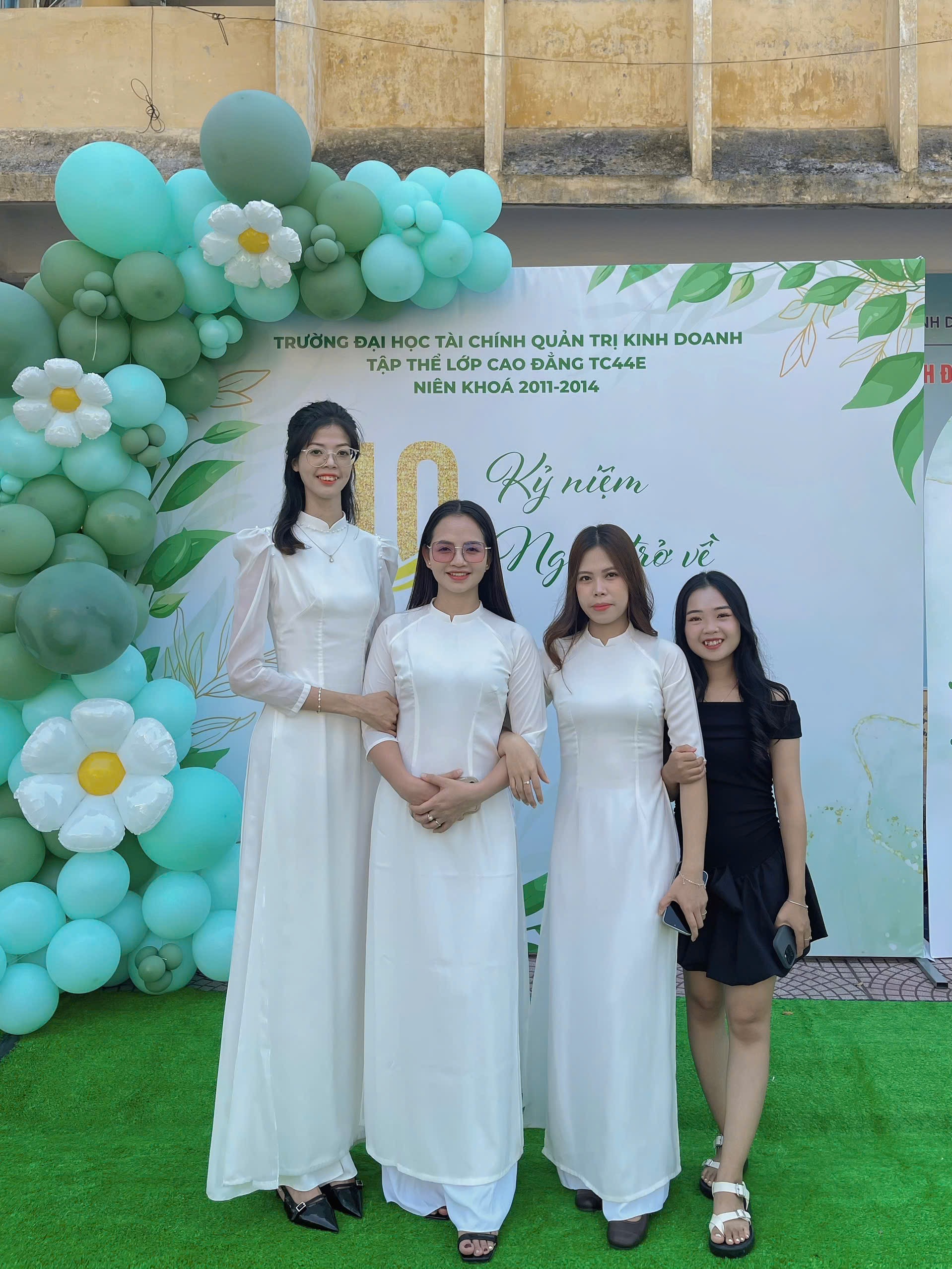 Danh tính cô dâu cao 1m85 lấy chồng cao 1m80 ở Tuyên Quang: Dòng họ có người cao hơn, khách mời hoá "tí hon" - Ảnh 5. Danh tính cô dâu cao 1m85 lấy chồng cao 1m80 ở Tuyên Quang: Dòng họ có người cao hơn, khách mời hoá "tí hon" - Ảnh 5.