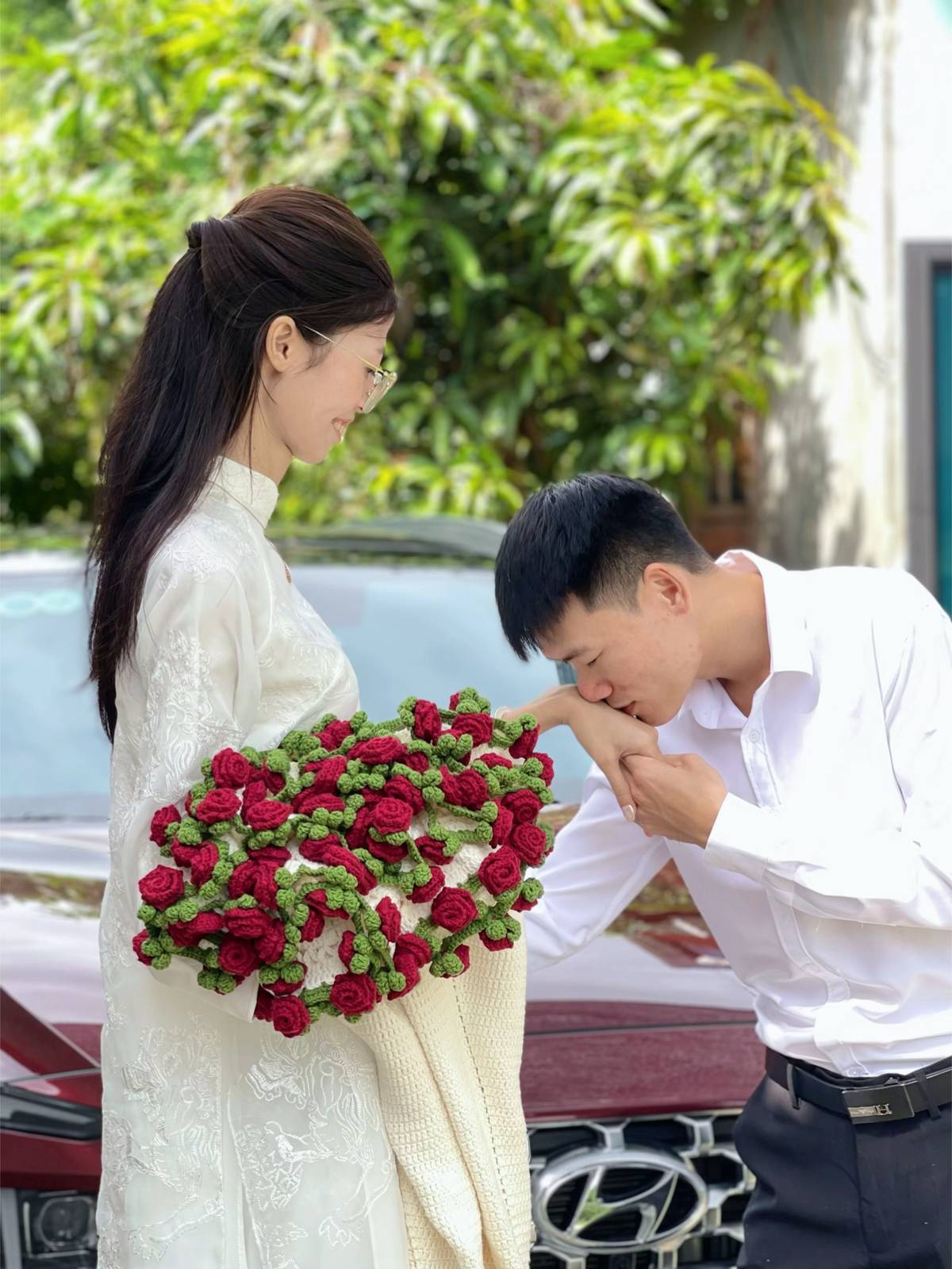 Danh tính cô dâu cao 1m85 lấy chồng cao 1m80 ở Tuyên Quang: Dòng họ có người cao hơn, khách mời hoá "tí hon" - Ảnh 7. Danh tính cô dâu cao 1m85 lấy chồng cao 1m80 ở Tuyên Quang: Dòng họ có người cao hơn, khách mời hoá "tí hon" - Ảnh 7.