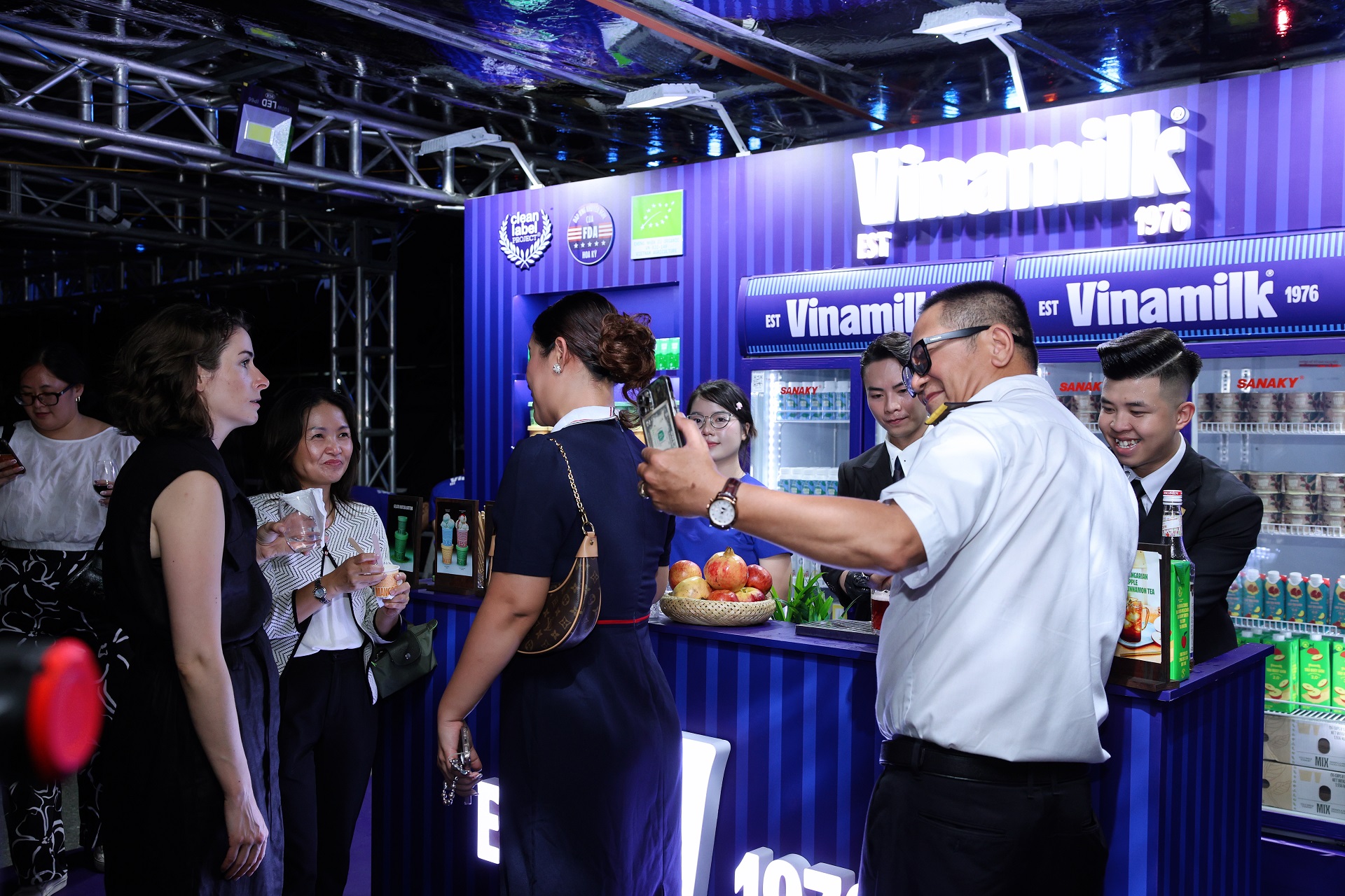 Món Việt xuất hiện trong sự kiện đón tàu Hải quân Hoàng gia Anh - Ảnh 3.