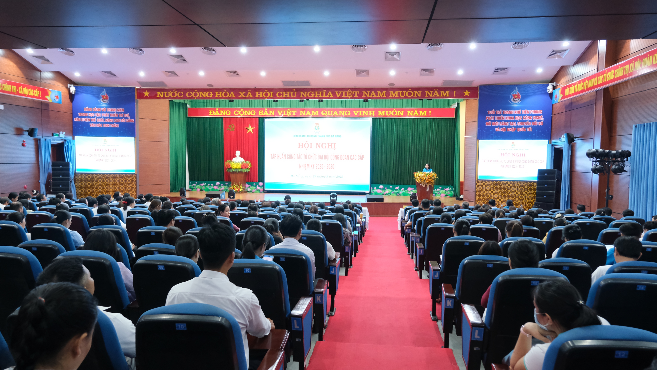 Tập huấn công tác tổ chức đại hội Công đoàn các cấp tại Đà Nẵng 2 Tập huấn công tác tổ chức đại hội Công đoàn các cấp tại Đà Nẵng - Ảnh 2.