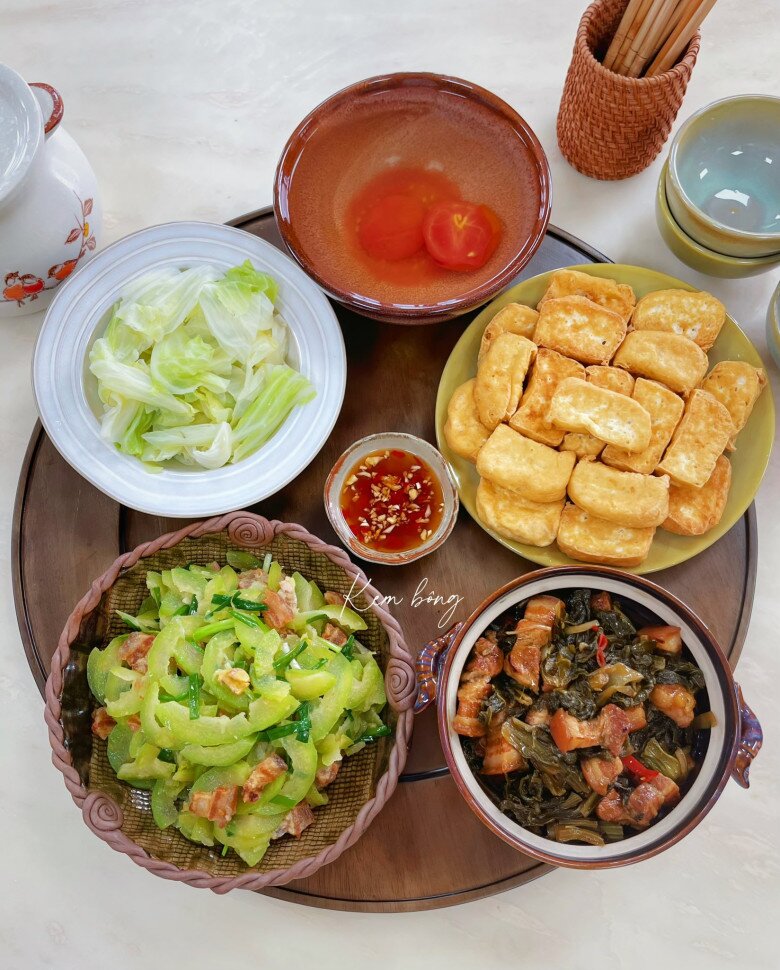 9X bầu bí thở thôi cũng mệt nhưng hễ động vào bếp là lại thấy khoẻ ngay, nhìn loạt mâm cơm chất lượng ai cũng khen hết lời - 6