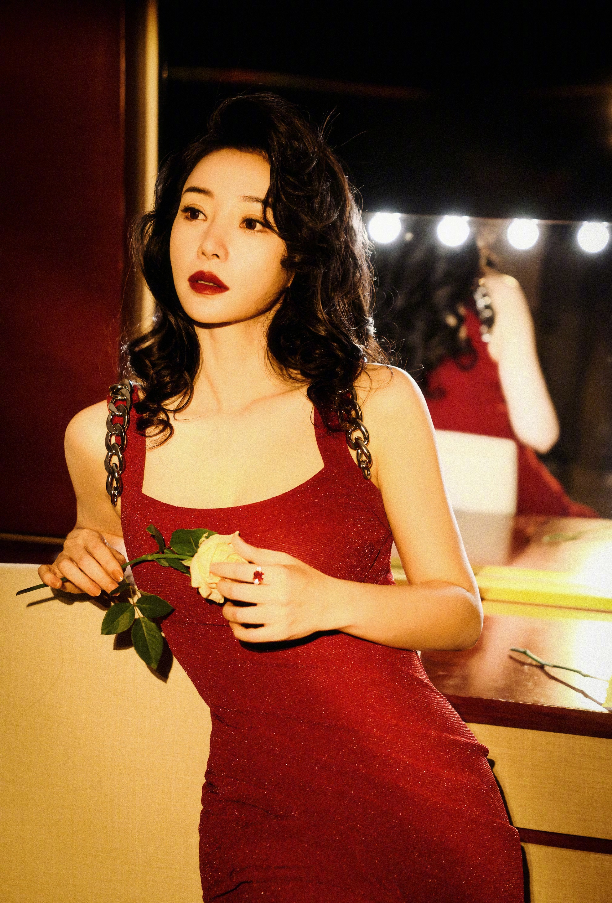 Mỹ nhân sở hữu body bốc lửa nhất showbiz nhưng không ai muốn cưới- Ảnh 4. Mỹ nhân sở hữu body bốc lửa nhất showbiz nhưng không ai muốn cưới- Ảnh 4.