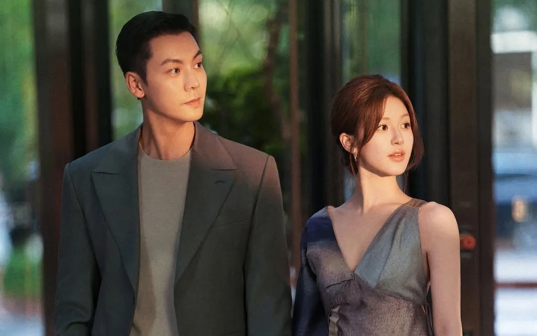 Tu 8 kiếp mới gặp được thiếu gia vừa đẹp vừa giàu cỡ này: Lái G63 từ đời vào phim, bảo sao Triệu Lộ Tư quyết lấy bằng được - Ảnh 6. Tu 8 kiếp mới gặp được thiếu gia vừa đẹp vừa giàu cỡ này: Lái G63 từ đời vào phim, bảo sao Triệu Lộ Tư quyết lấy bằng được - Ảnh 6.