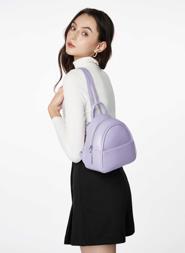 Hô biến phong cách đơn điệu thành ấn tượng với túi xách- Ảnh 8. Hô biến phong cách đơn điệu thành ấn tượng với túi xách- Ảnh 8.