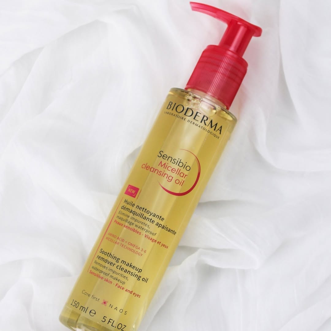 Muốn da sạch sâu tận lỗ chân lông, chị em rất nên sắm ngay 5 lọ dầu tẩy trang này - Ảnh 10. Muốn da sạch sâu tận lỗ chân lông, chị em rất nên sắm ngay 5 lọ dầu tẩy trang này - Ảnh 10.