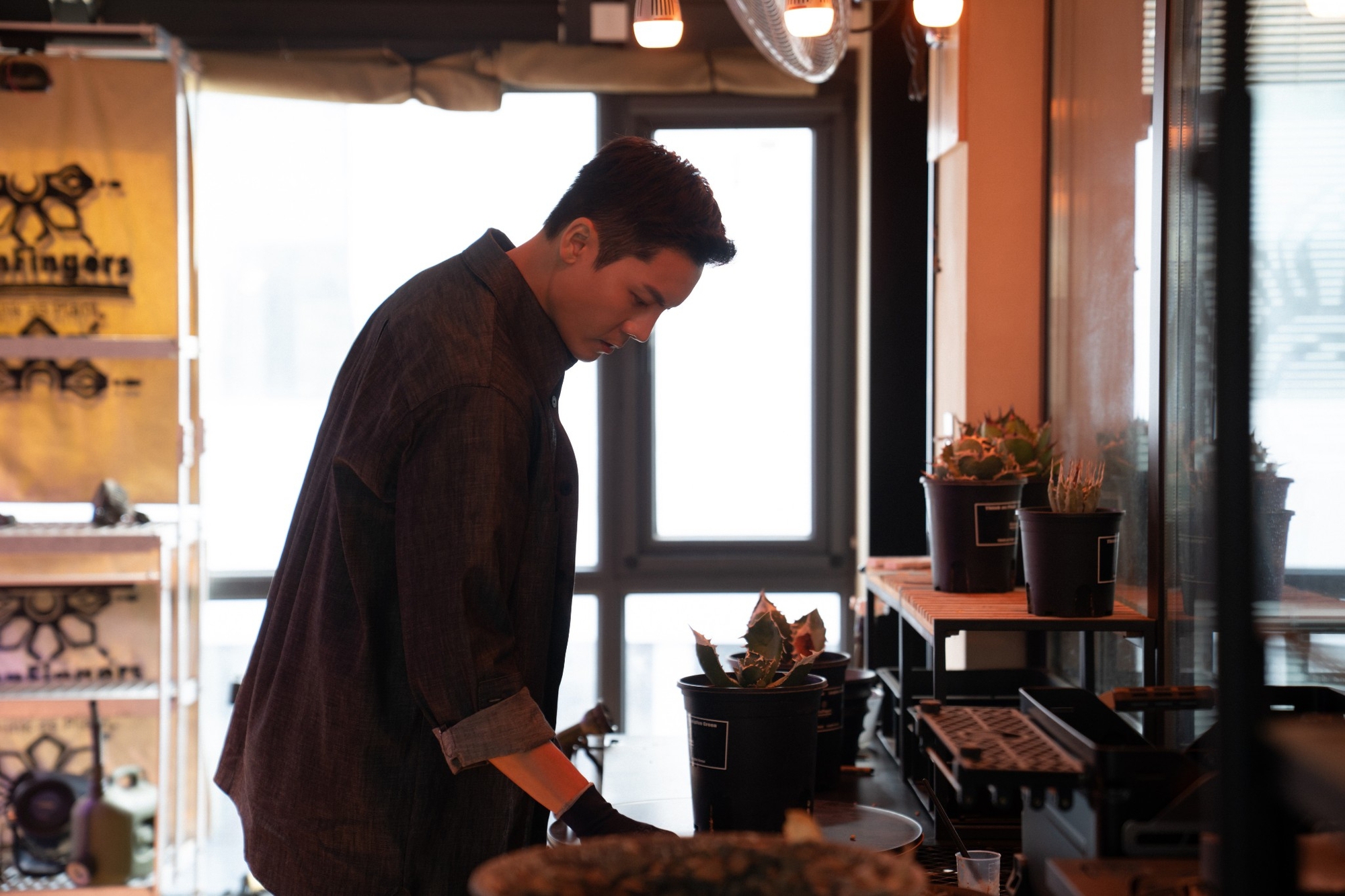 Mơ mà có chồng tổng tài thế này thì xin cả đời không tỉnh: Chất tài phiệt ăn vào máu, đẹp chả chừa phần ai - Ảnh 4.