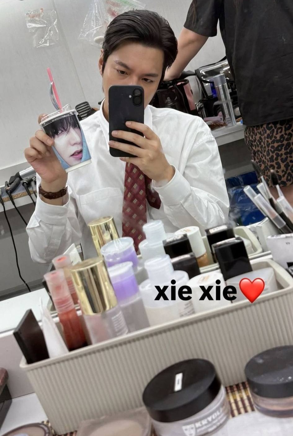 Cho tiền cũng không tin đây là Lee Min Ho - Ảnh 4.