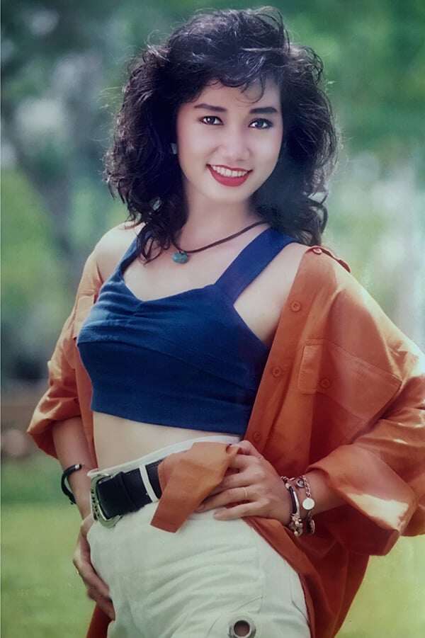 Hình ảnh mái tóc xù bồng bềnh, bờ môi dày gợi cảm của cô từng phủ sóng khắp họa báo, lịch treo tường và màn ảnh, trở thành ký ức khó quên của cả một thế hệ.