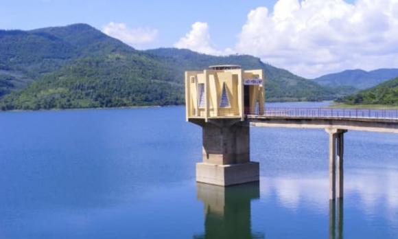 Hồ nước ngọt nhân tạo, Hồ yên lập, quảng ninh