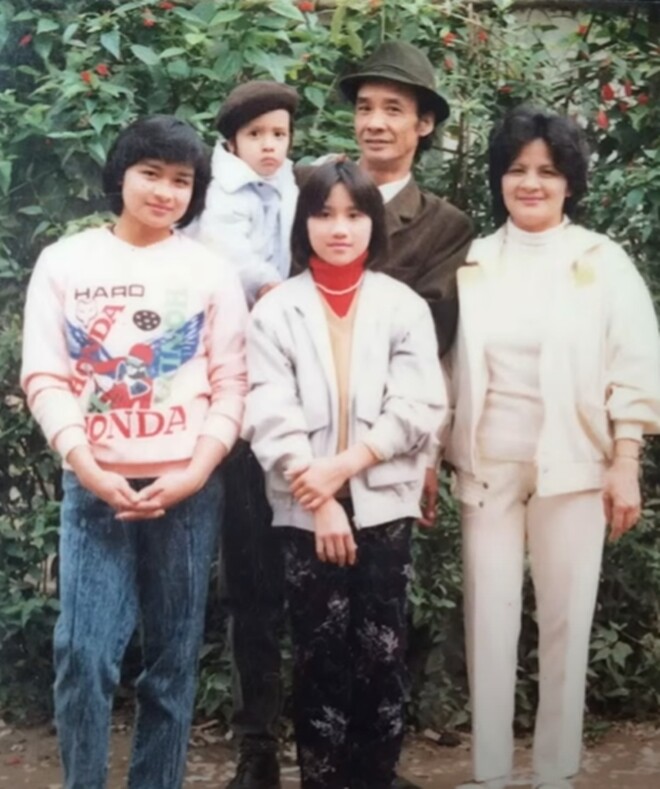 Cao Thái Sơn là con út trong gia đình có 3 chị em.