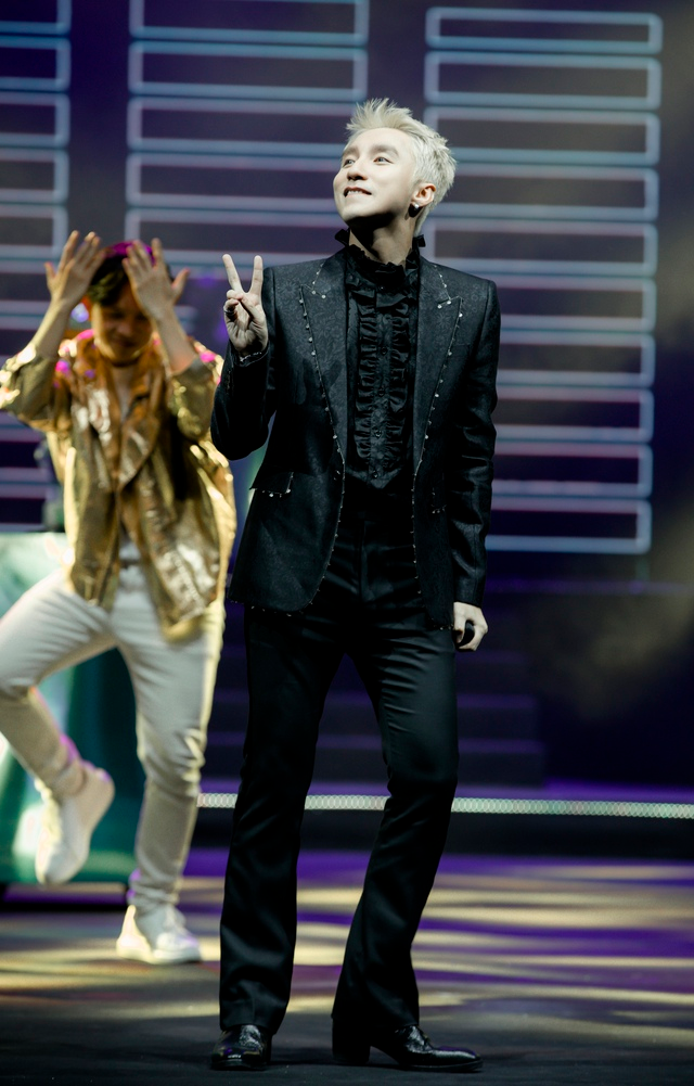 Sơn Tùng M-TP được khen mặc đẹp hơn người mẫu 1m8 của Balenciaga, có xứng đáng?- Ảnh 9. Sơn Tùng M-TP được khen mặc đẹp hơn người mẫu 1m8 của Balenciaga, có xứng đáng?- Ảnh 9.