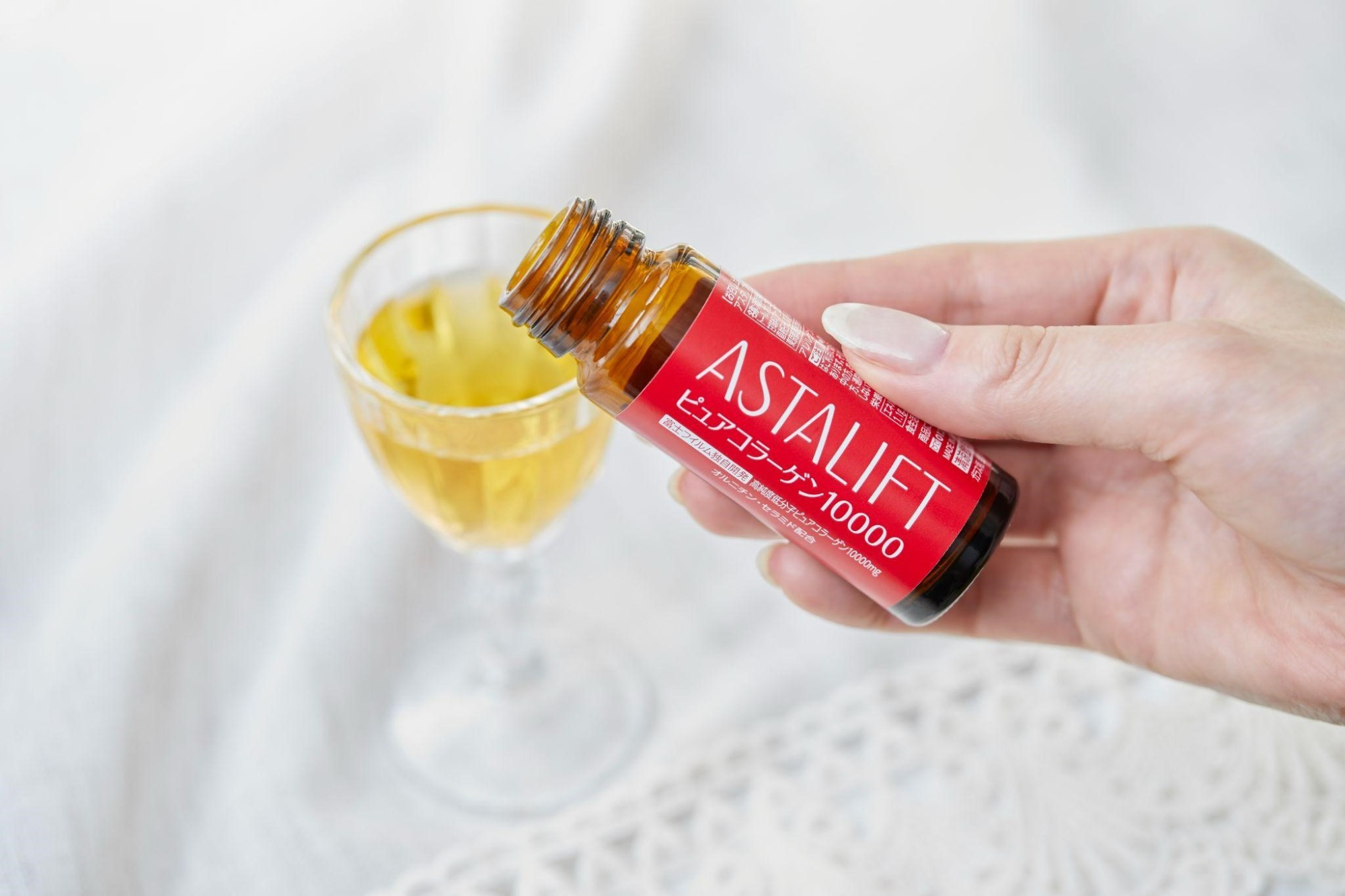 Cô nàng 34 tuổi giữ da căng mướt nhờ 3 thói quen bảo tồn collagen hiệu quả - Ảnh 8.