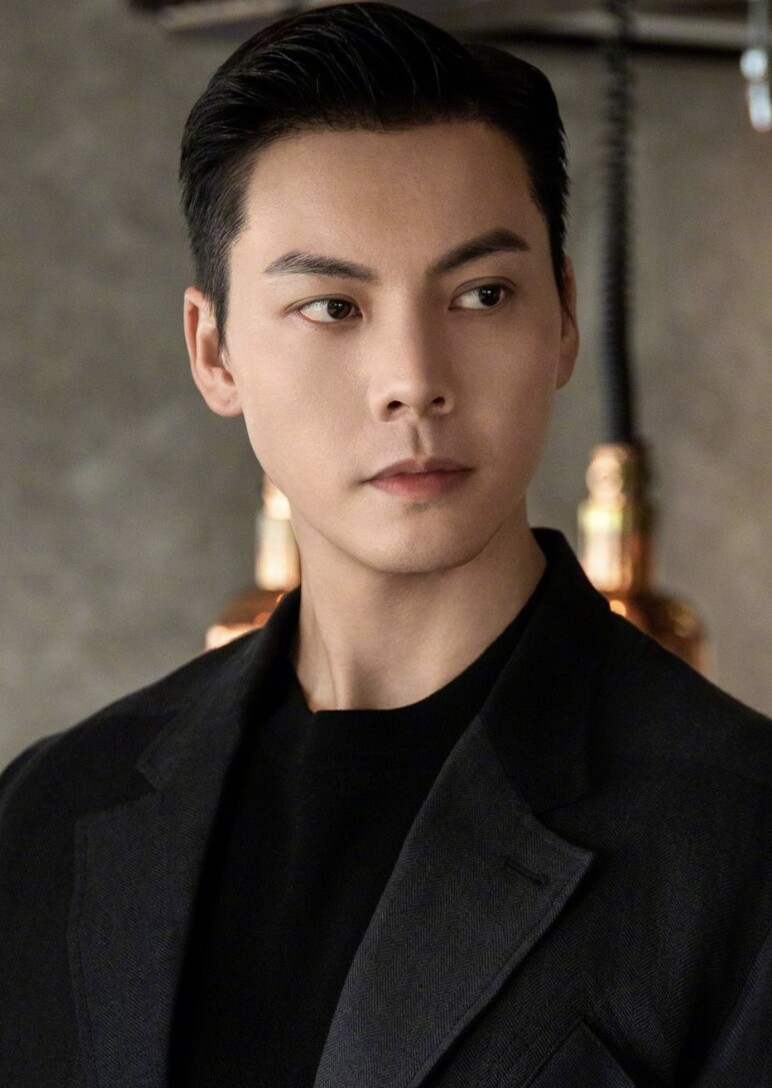 Khi phim bước vào giai đoạn cao trào, Trần Vỹ Đình mới có nhiều đất diễn hơn.