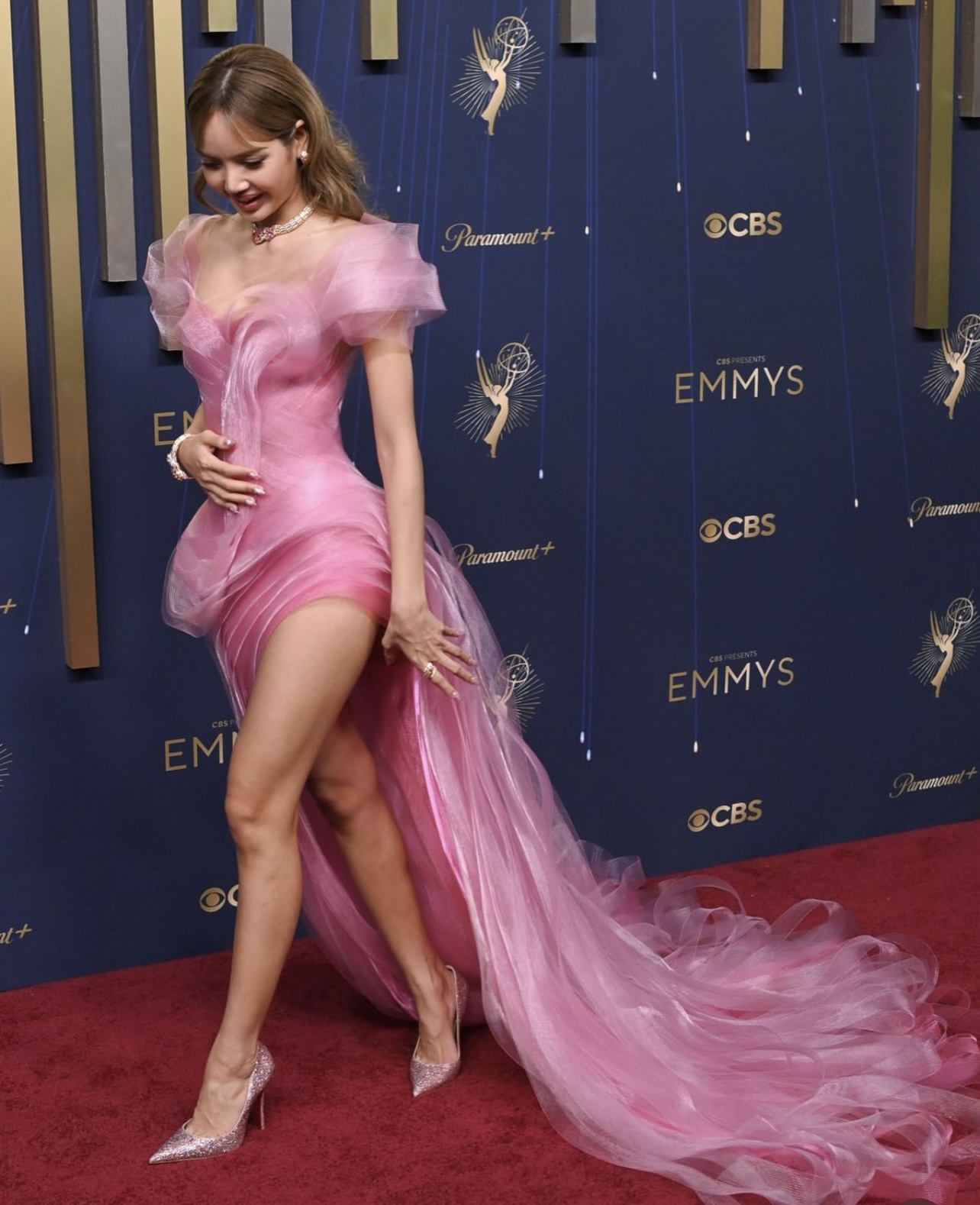 Bộ váy đẹp nhất giúp Lisa bước sang đẳng cấp minh tinh Hollywood- Ảnh 4.