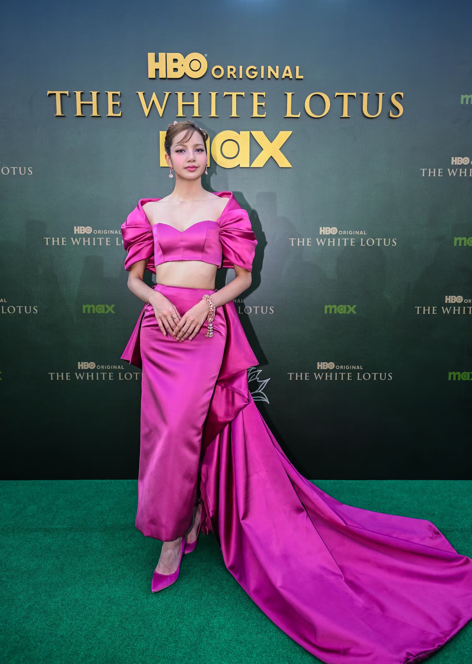 Bộ váy đẹp nhất giúp Lisa bước sang đẳng cấp minh tinh Hollywood- Ảnh 16.