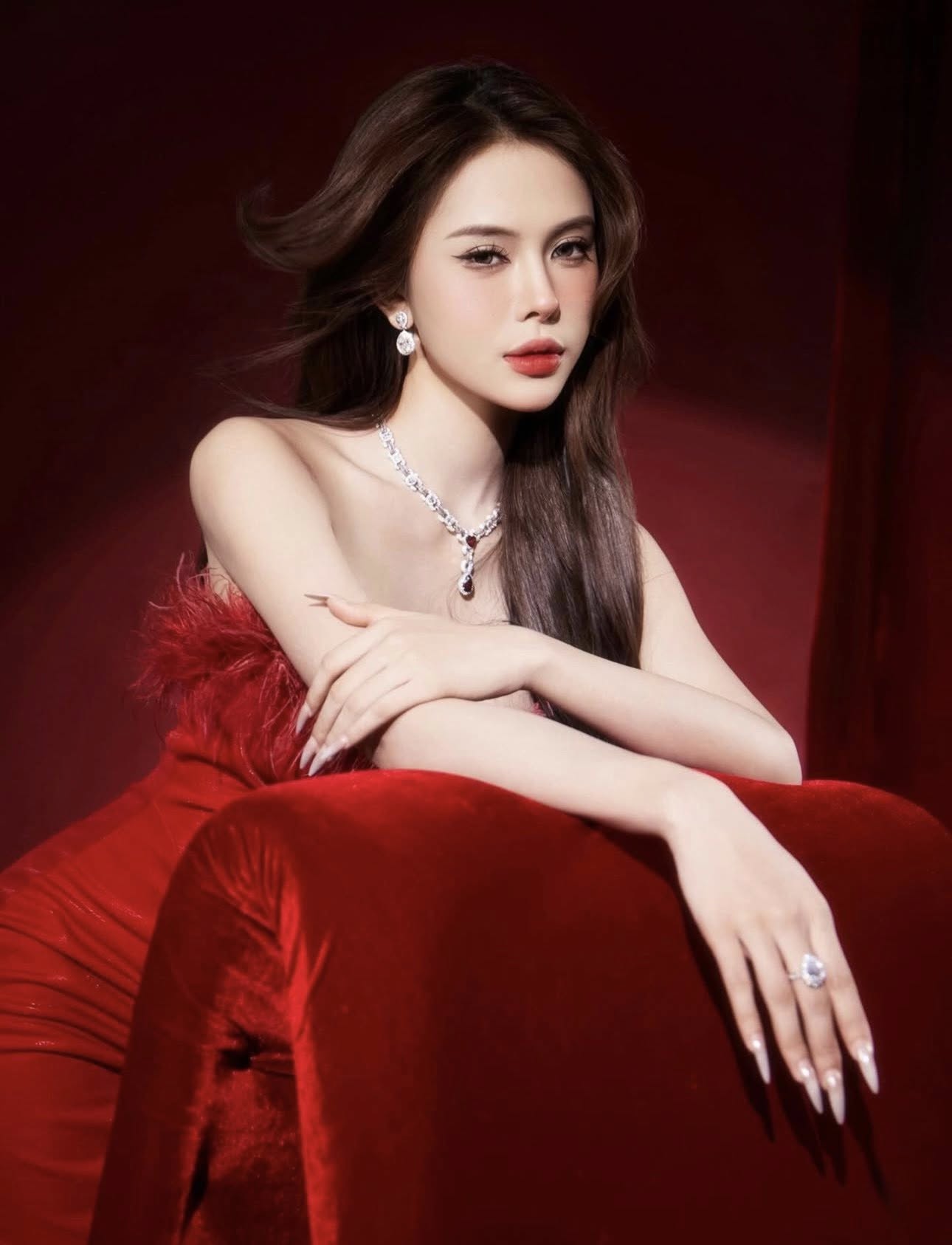 Lộ diện "phú bà sang chảnh" Hà Môi: Tổ chức tiệc sinh nhật "sương sương" 2 tỷ, rảnh là tậu kim cương khủng- Ảnh 5.