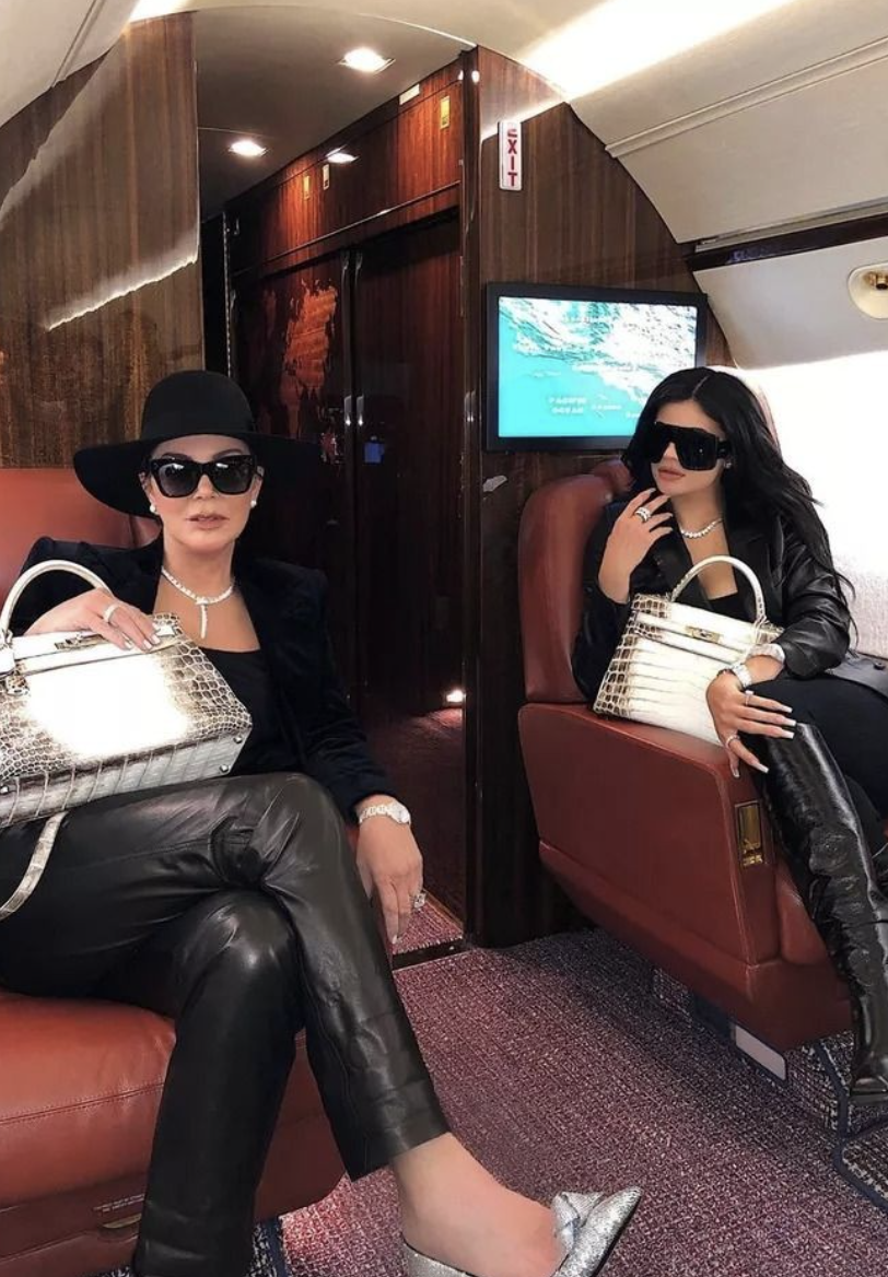 Sự thật về hộp quà Hermès Birkin bạch tạng bị nói “chắc chắn fake” của Hà Môi- Ảnh 18. Sự thật về hộp quà Hermès Birkin bạch tạng bị nói “chắc chắn fake” của Hà Môi- Ảnh 18.