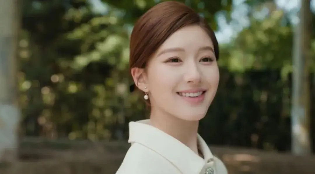 Hãy Để Tôi Tỏa Sáng có nguy cơ lỗ nặng, Triệu Lộ Tư lép vế trước Hãy Để Tôi Tỏa Sáng có nguy cơ lỗ nặng, Triệu Lộ Tư lép vế trước