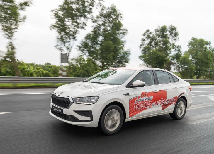 3 xe mới sẽ gây xáo trộn Việt Nam cuối 2025: Giá gây sốc, nhiều điểm ít thấy trong phân khúc 1 3 xe mới sẽ gây xáo trộn Việt Nam cuối 2025: Giá gây sốc, nhiều điểm ít thấy trong phân khúc - Ảnh 1.