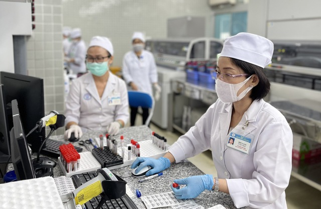 30.000 tỉ đồng/năm cho chi phí xét nghiệm 2 30.000 tỉ đồng/năm cho chi phí xét nghiệm - Ảnh 2.