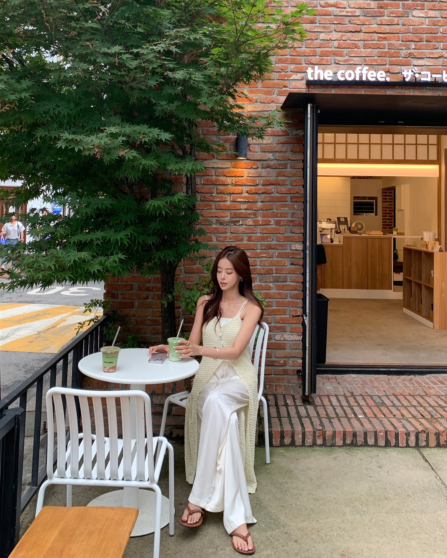 4 kieu giay dep khoi nghi de phoi cung quan