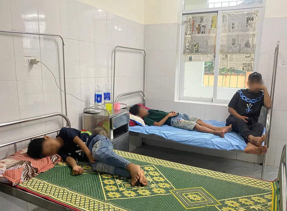 40 học sinh nghi ngộ độc sau bữa ăn sáng ở trường đã xuất viện