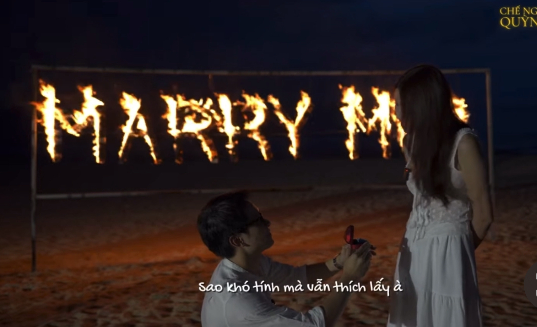 Á hậu Việt được bạn trai doanh nhân cầu hôn, trước khi gật đầu còn hỏi 1 câu khó lường- Ảnh 2. Á hậu Việt được bạn trai doanh nhân cầu hôn, trước khi gật đầu còn hỏi 1 câu khó lường- Ảnh 2.