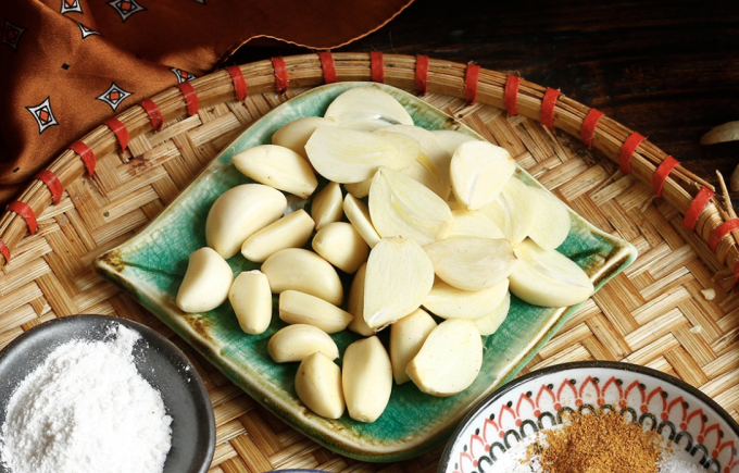 Tỏi cải thiện sức khỏe tim mạch và sinh lý nam nếu dùng đúng liều. Ảnh: Bùi Thủy