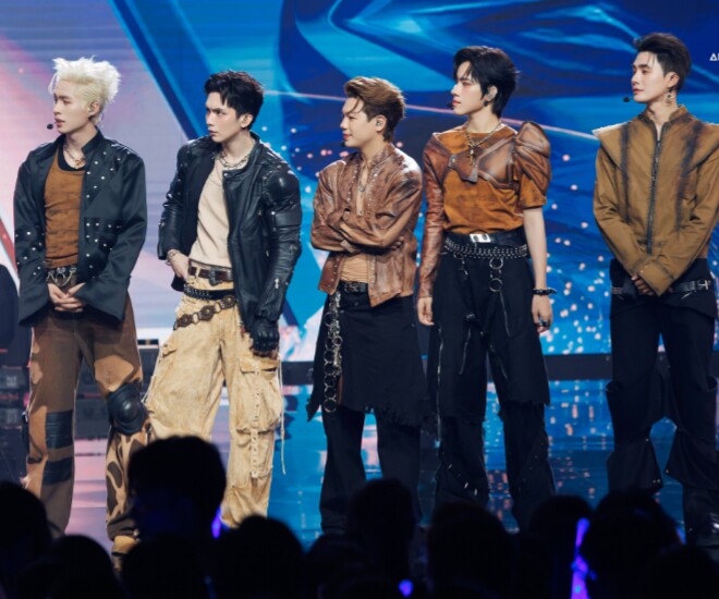 "Anh trai say hi" tập 2: Vũ Cát Tường rơi nước mắt, Liên quân 2 giành chiến thắng sít sao 1 Liên quân 2 giành chiến thắng ở Livestage 1.