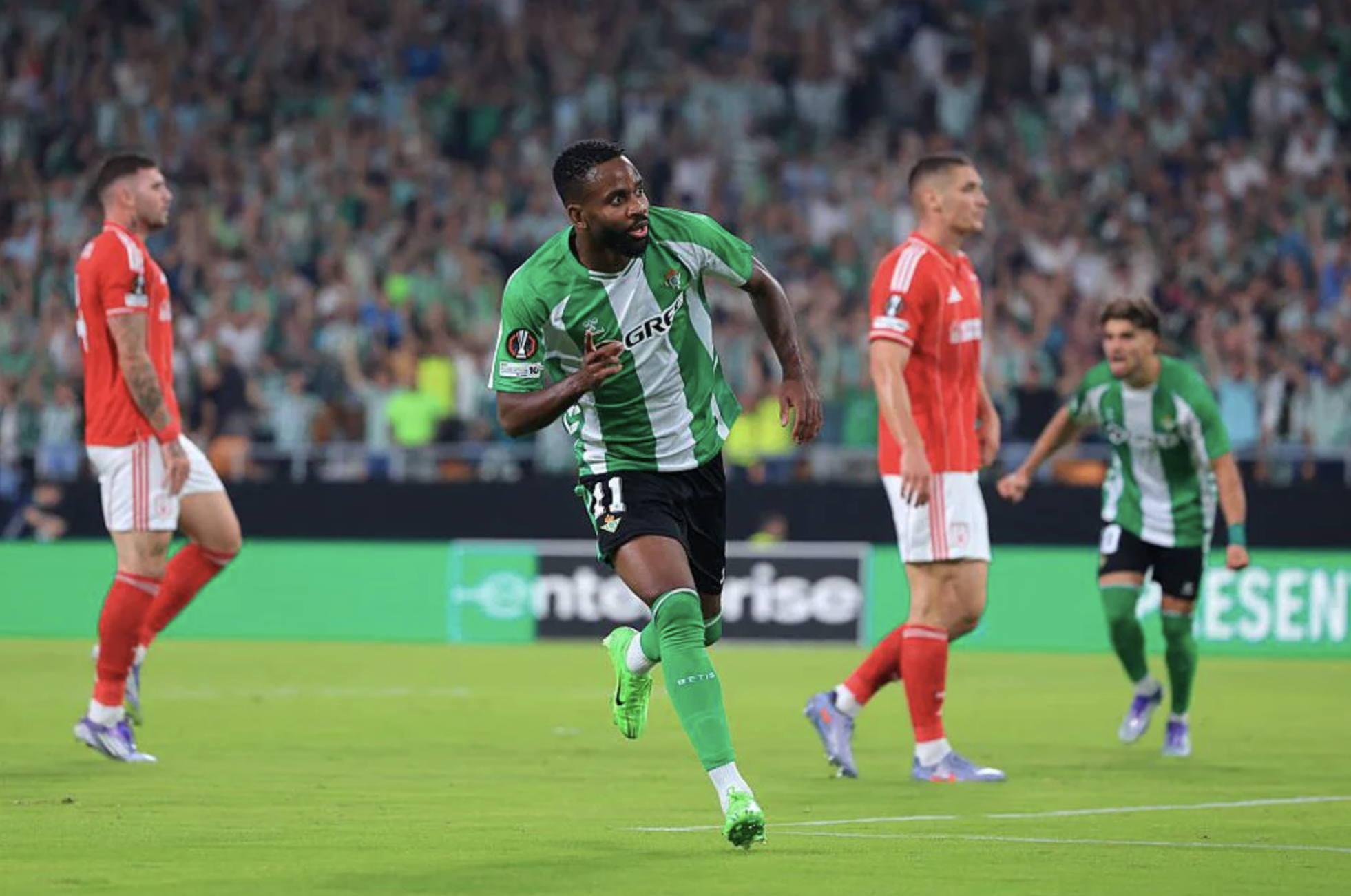 Antony chói sáng, Betis cầm chân Nottingham Forest trận mở màn Europa League- Ảnh 1. Antony chói sáng, Betis cầm chân Nottingham Forest trận mở màn Europa League- Ảnh 1.