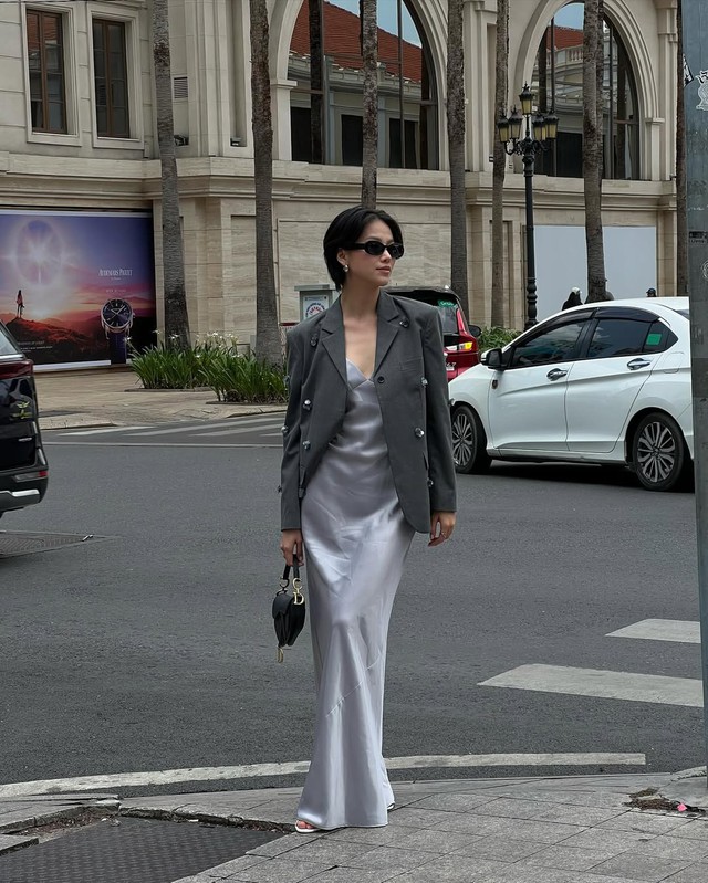 Áo blazer, 'chìa khóa vàng' cho vẻ ngoài thanh lịch 1 Áo blazer, 'chiếc chìa khóa vàng' cho vẻ ngoài thanh lịch - Ảnh 1.