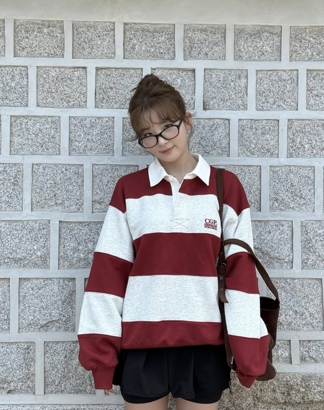 Áo kẻ ngang 'cứ mặc là đẹp' cho mọi hoàn cảnh- Ảnh 1. Áo kẻ ngang 'cứ mặc là đẹp' cho mọi hoàn cảnh- Ảnh 1.