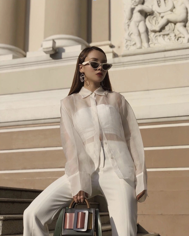 Bản phối đầu thu cho những nàng yêu phong cách 'nửa kín nửa hở'- Ảnh 2. Bản phối đầu thu cho những nàng yêu phong cách 'nửa kín nửa hở'- Ảnh 2.