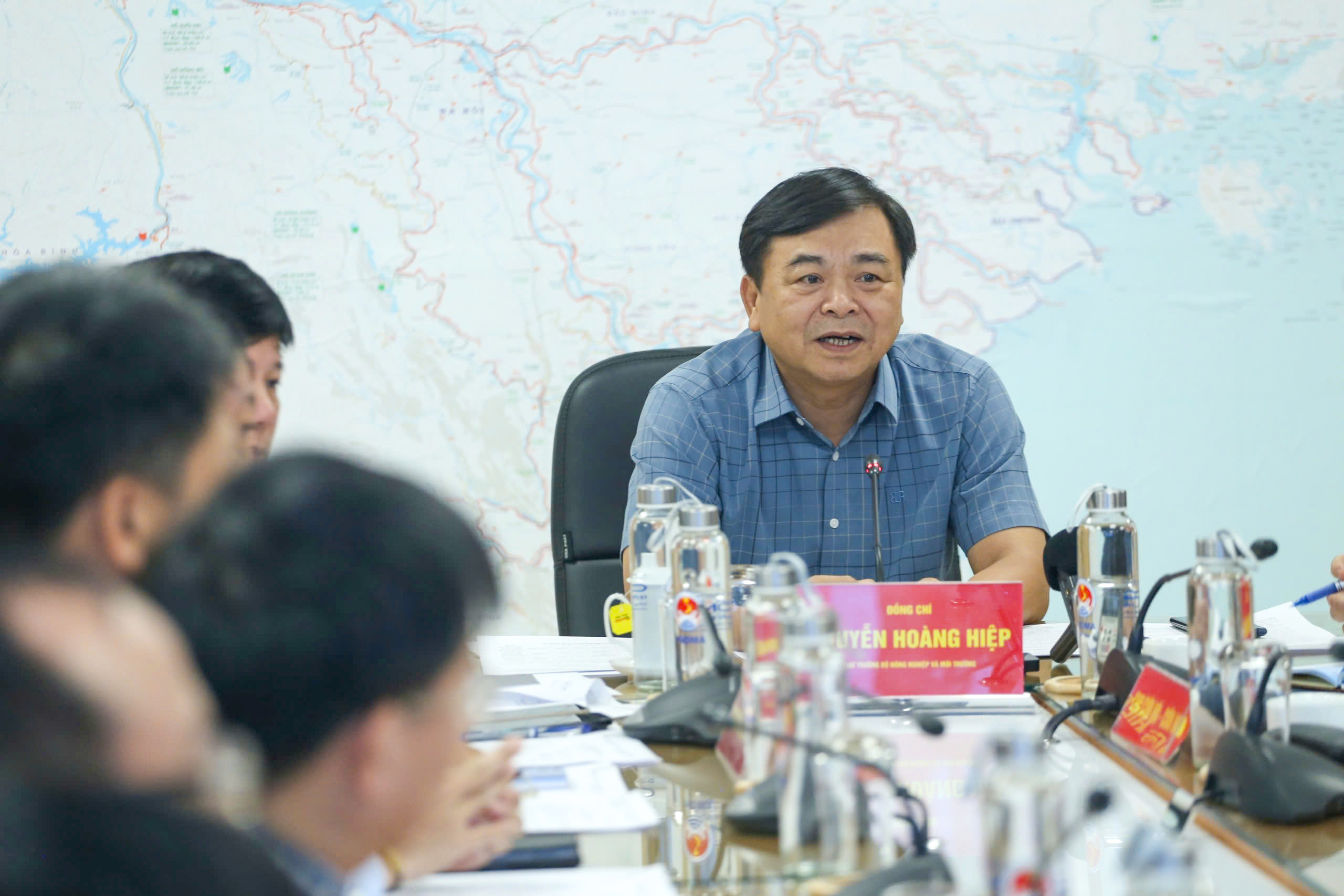 Bão Bualoi khác xa bão Ragasa, Thứ trưởng lo người dân chủ quan 2 Bão Bualoi khác xa bão Ragasa, Thứ trưởng lo người dân chủ quan - Ảnh 2.