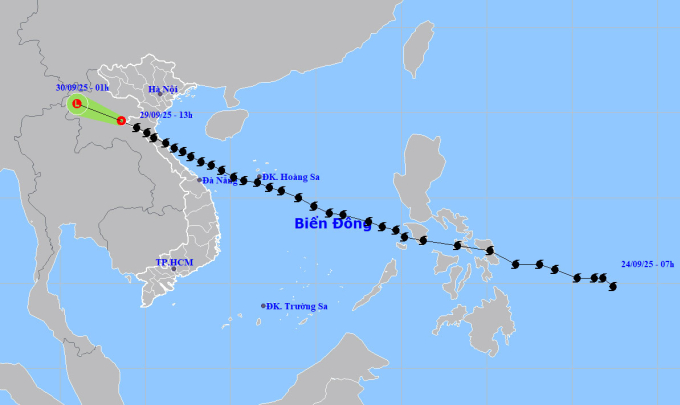 Đường đi thực tế của bão rất thẳng, theo hướng tây tây bấc. Ảnh: NCHMF