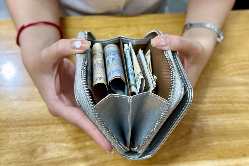 Bát phở 60.000 đồng, một tuần hết 2 triệu: Tân sinh viên “lọt hố” chi tiêu - 1